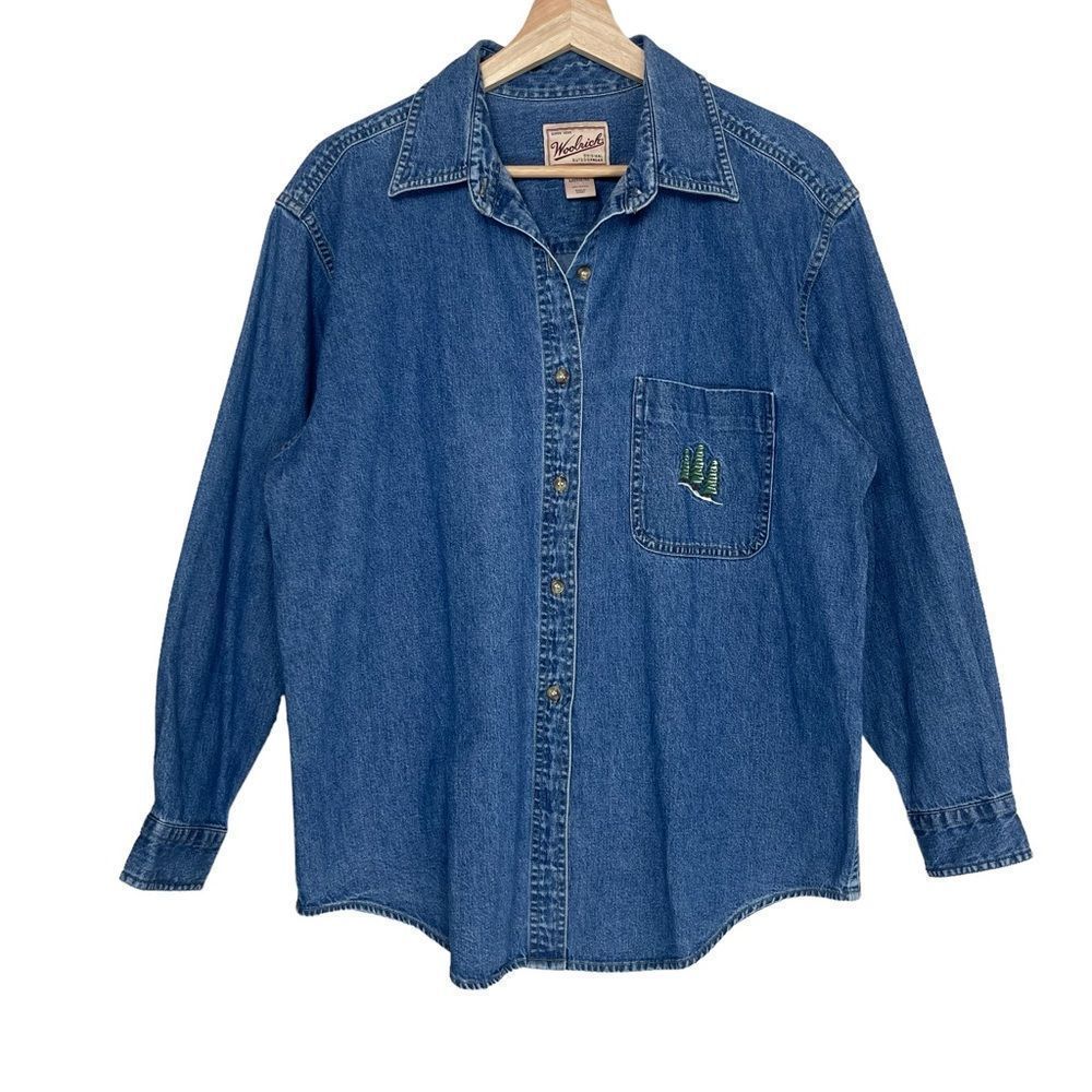 Woolrich Womens Denim Shirt Size Medium Button up Down Embroidered Evergreens
